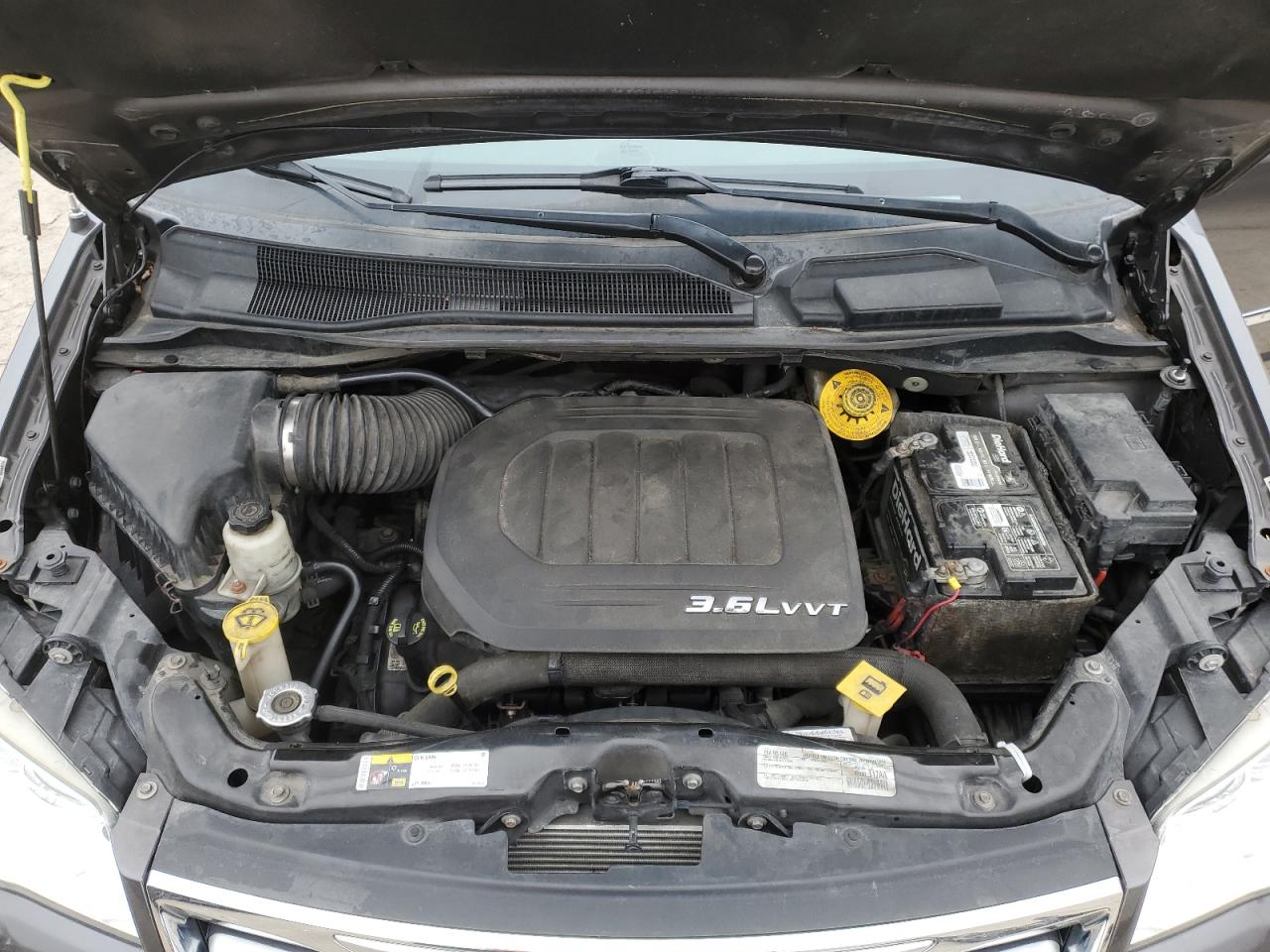 2015 Chrysler Town & Country - Image 12