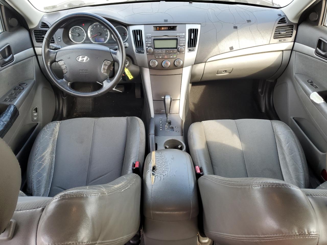 2010 Hyundai Sonata - Image 8