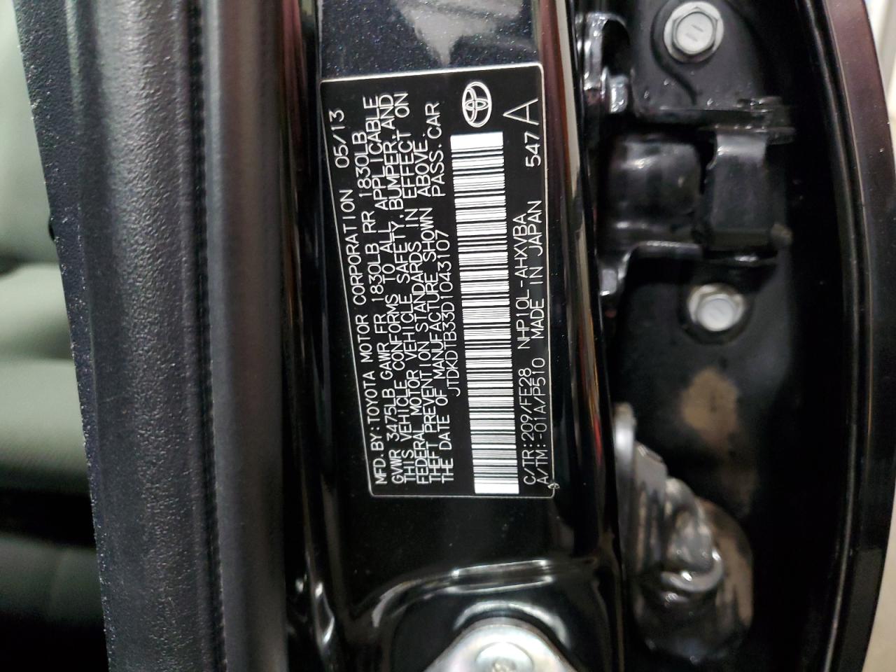 2013 Toyota Prius - Image 13