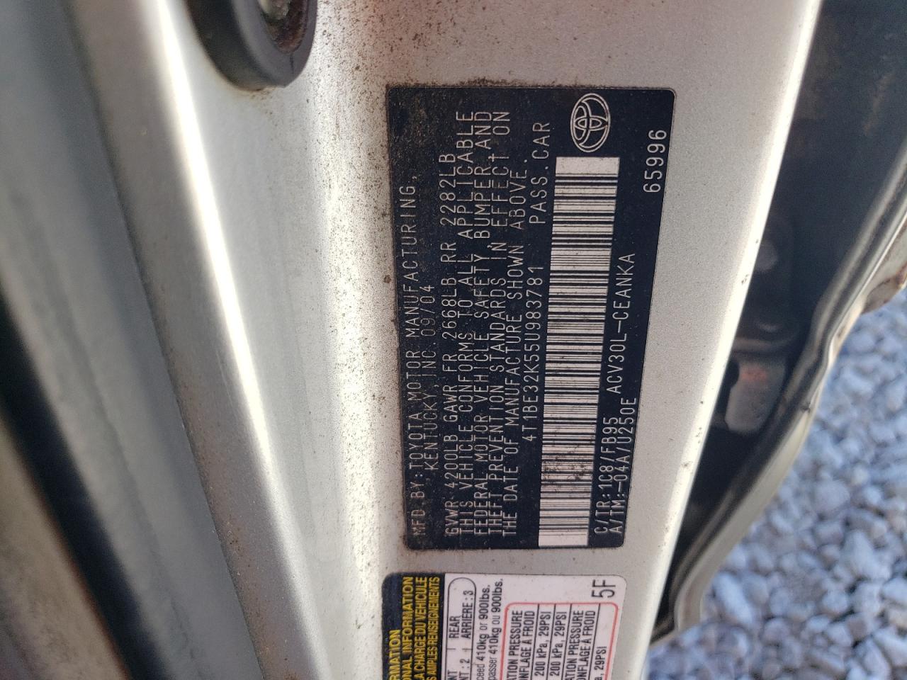 2005 Toyota Camry - Image 12