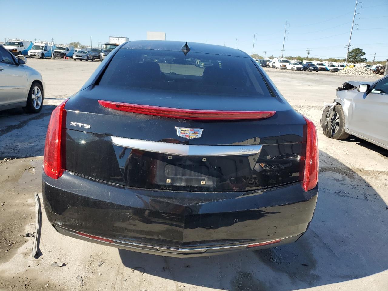 2016 Cadillac XTS - Image 6
