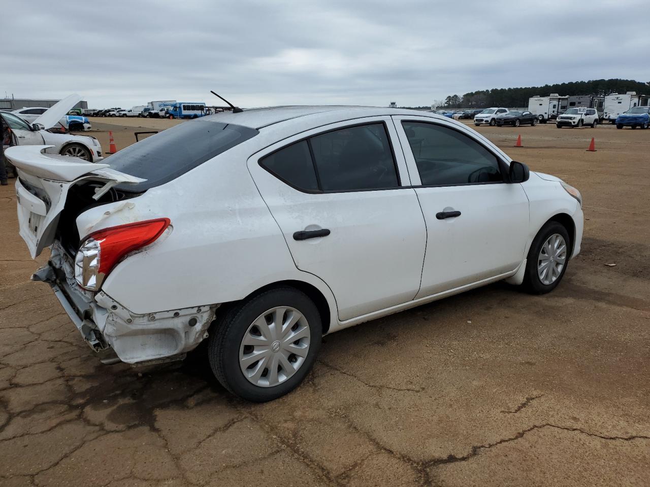 2015 Nissan Versa - Image 3