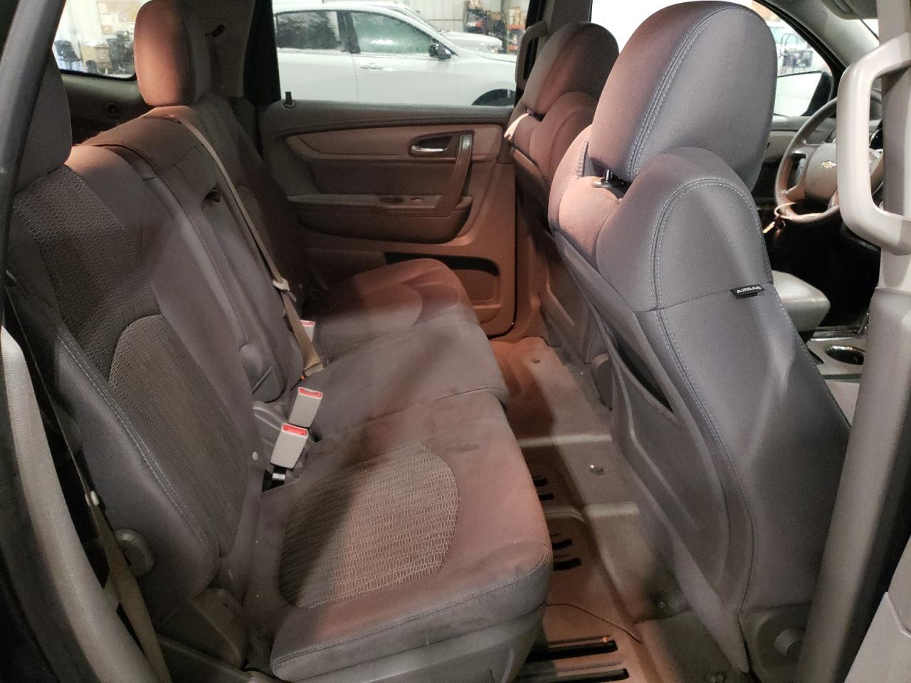 2015 Chevrolet Traverse - Image 11