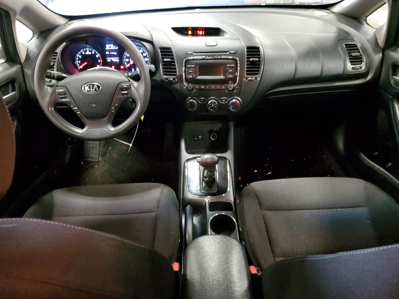 2017 Kia Forte - Image 8