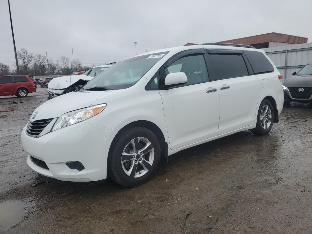 2012 Toyota Sienna Le for Sale in Fort Wayne, IN - All Over