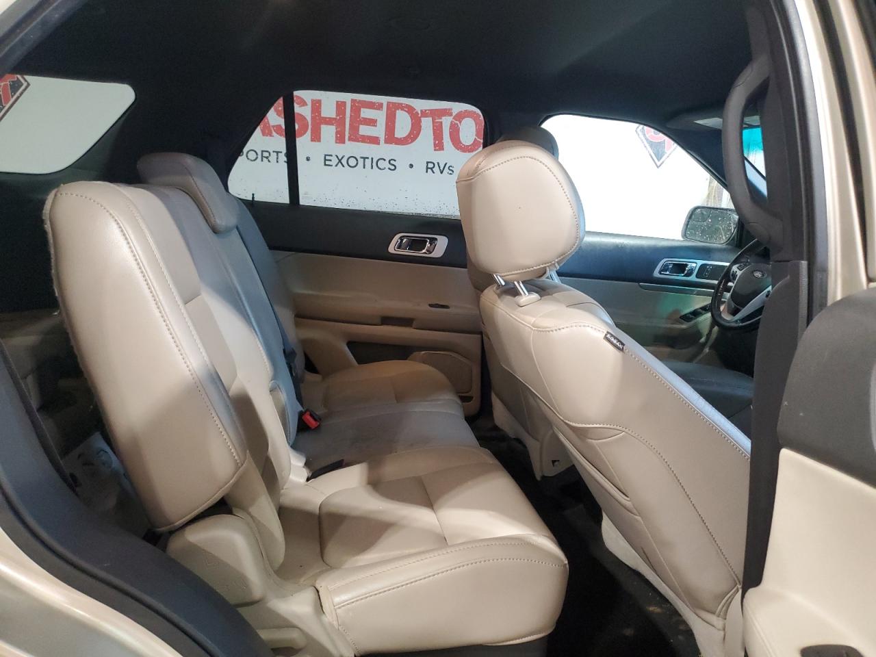 2011 Ford Explorer - Image 11
