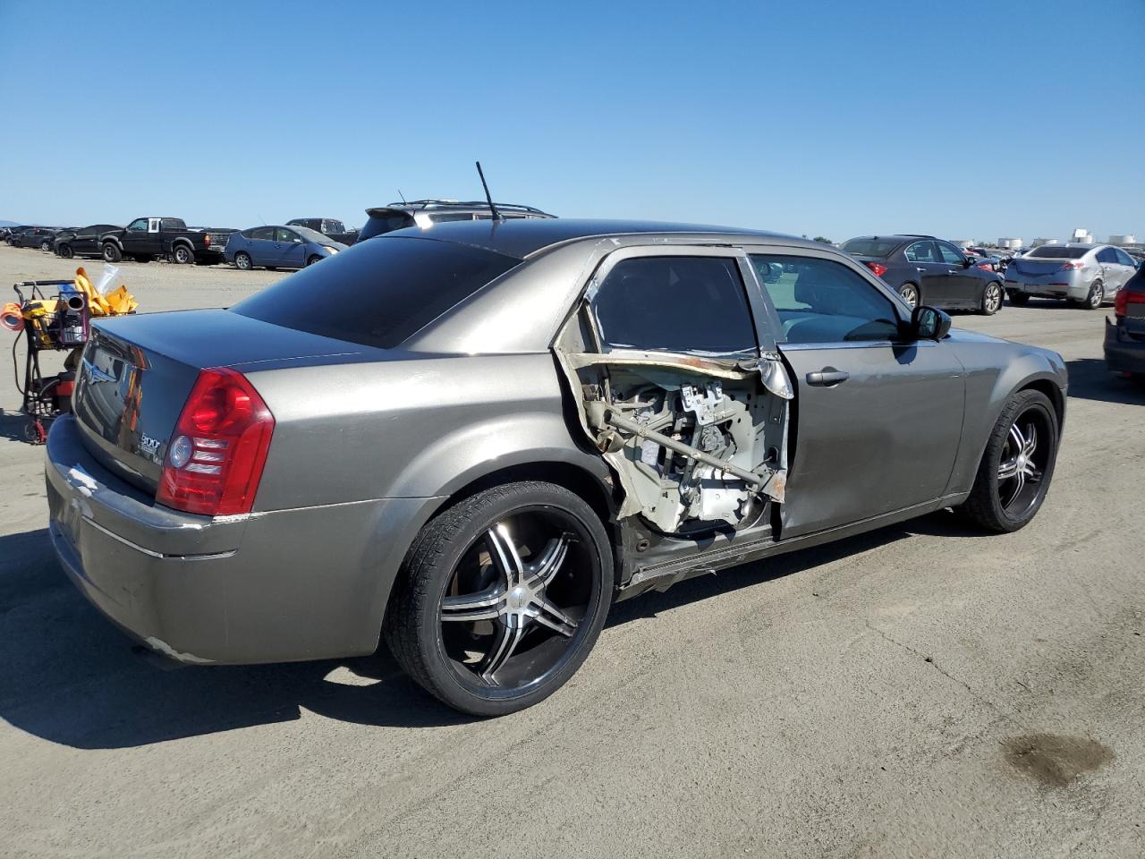2008 Chrysler 300 - Image 3