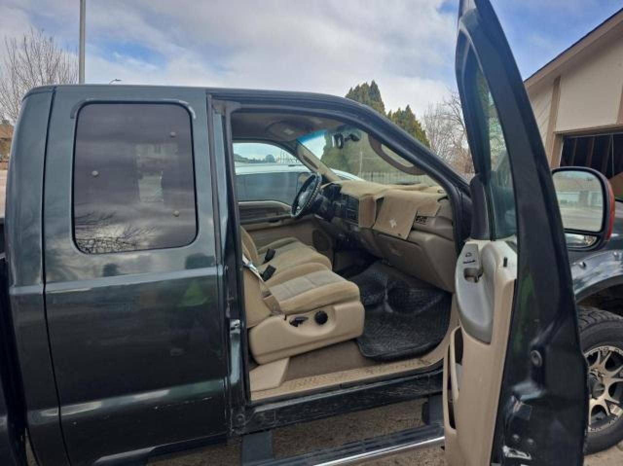 2004 Ford F250 - Image 5