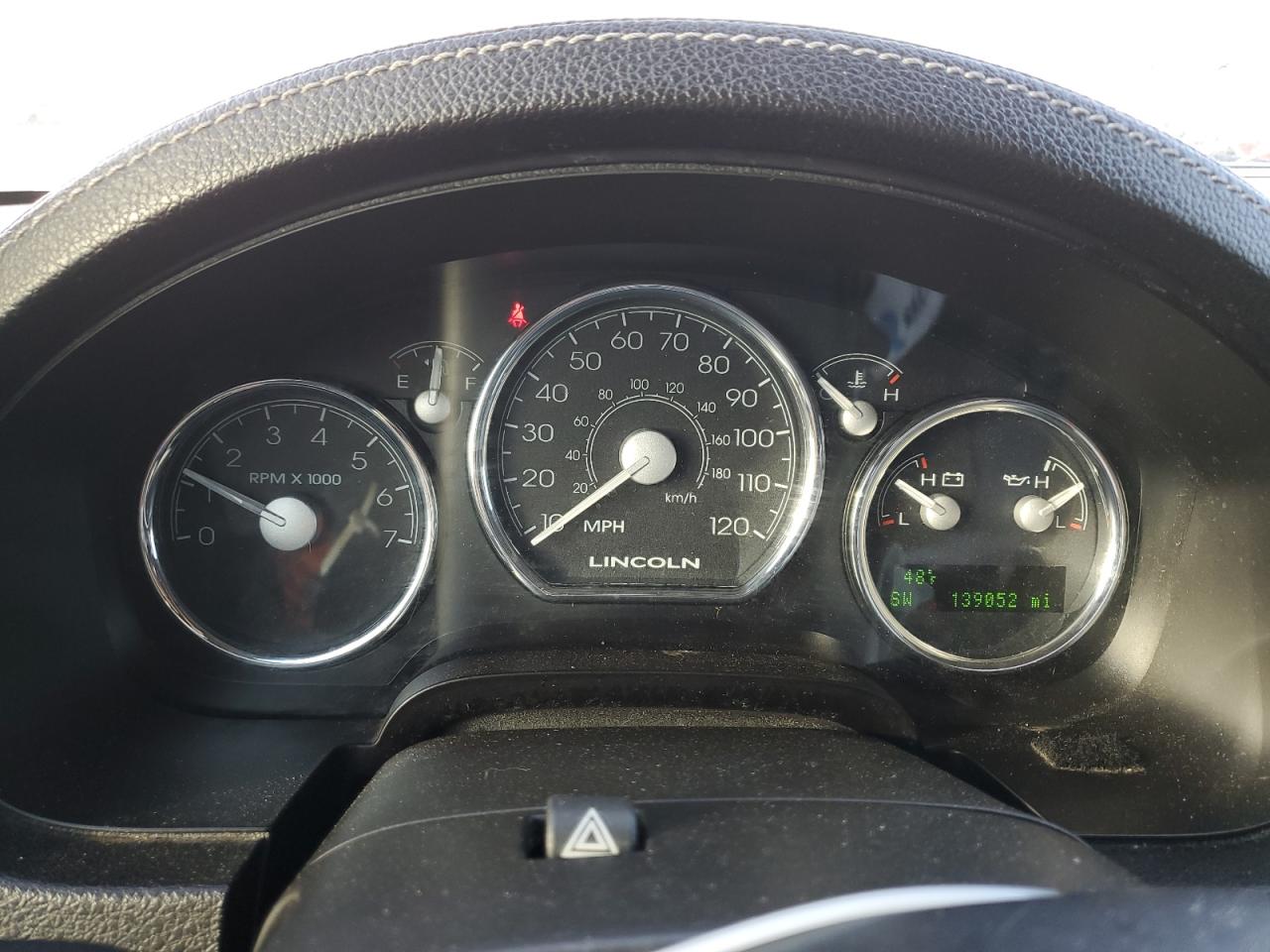 2008 Lincoln Mark LT - Image 9