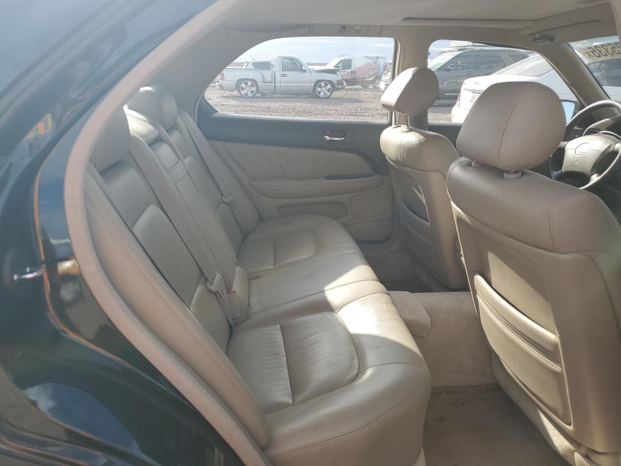 1997 Lexus LS - Image 10