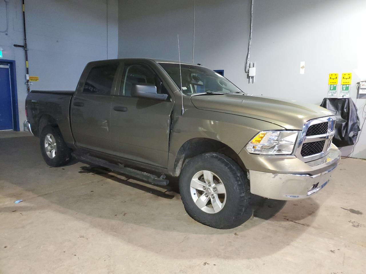2015 RAM 1500 - Image 4