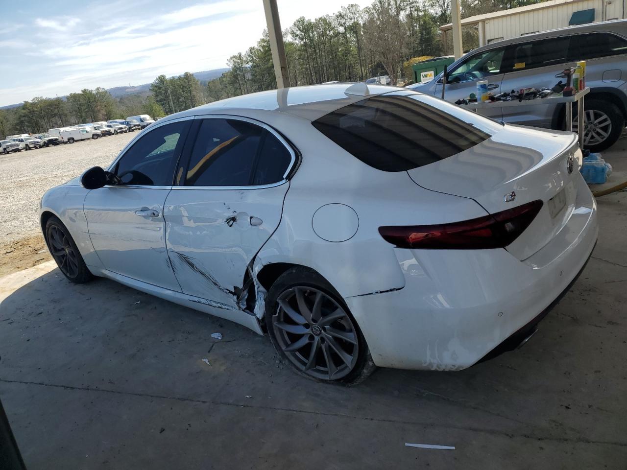 2017 Alfa Romeo Giulia - Image 2