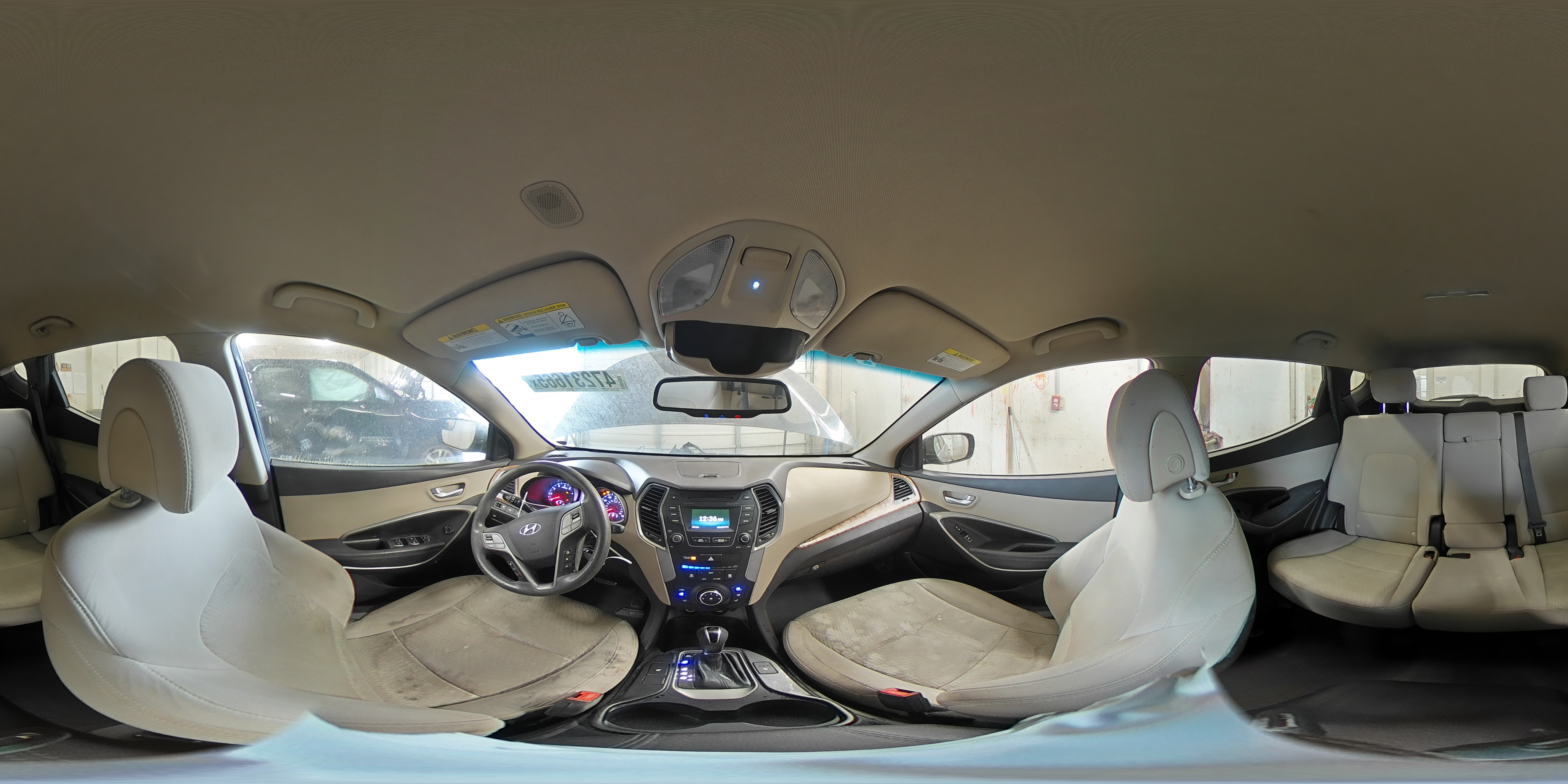 2016 Hyundai Santa Fe - Image 16
