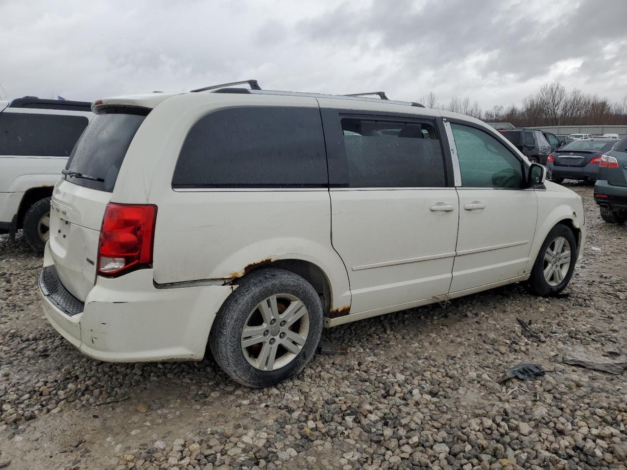 2013 Dodge Caravan - Image 3