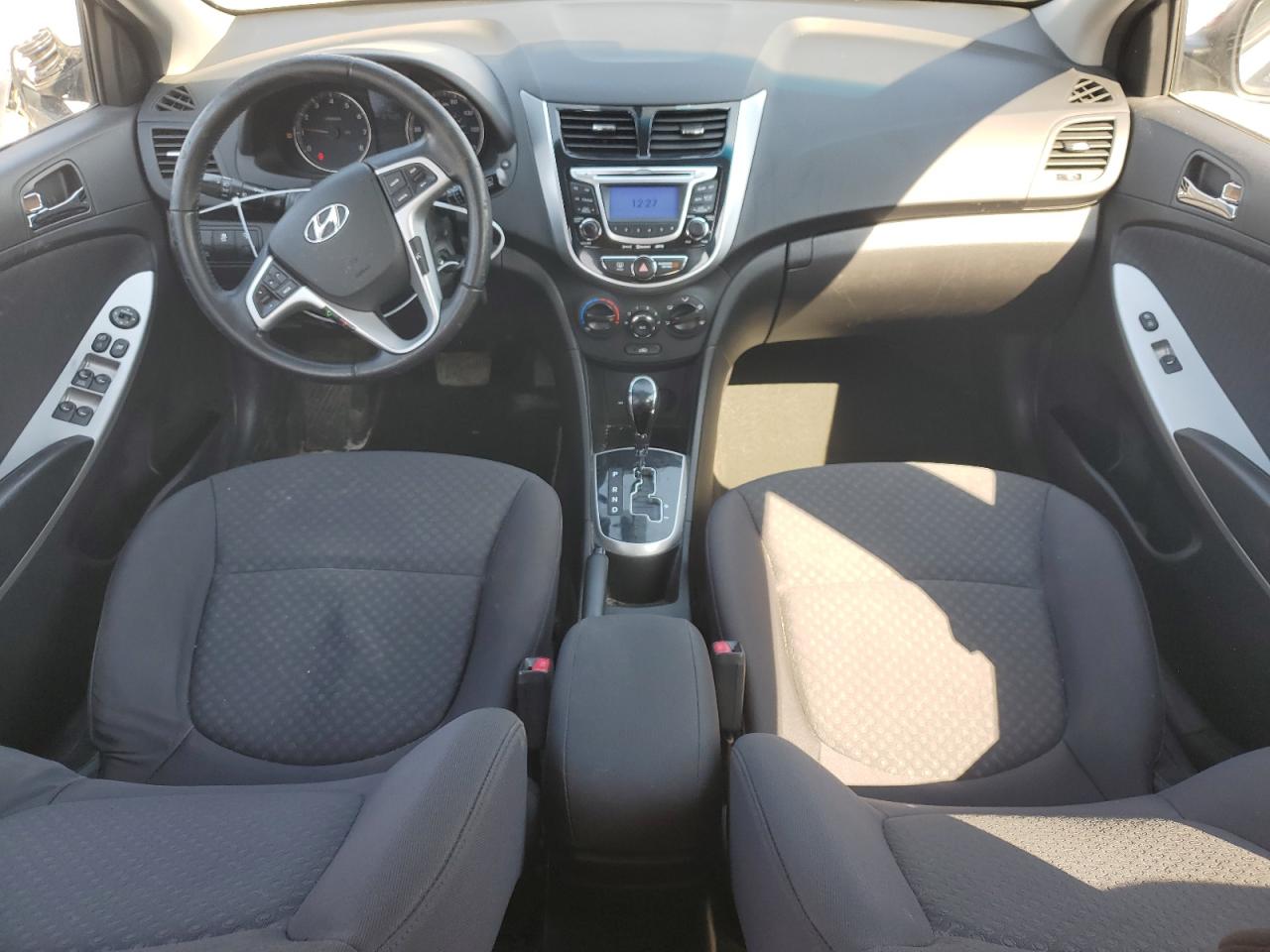 2013 Hyundai Accent - Image 8