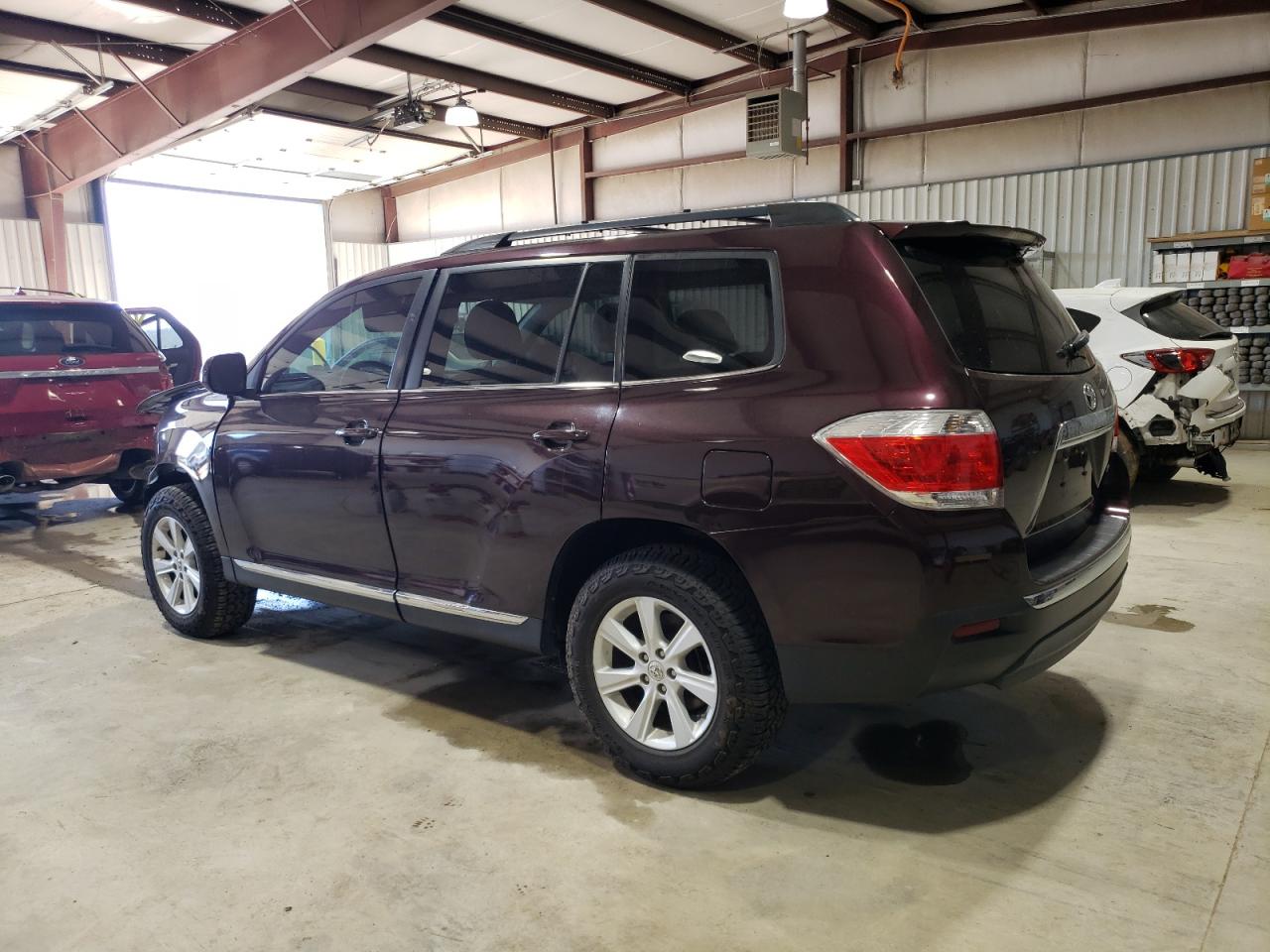 2013 Toyota Highlander - Image 2