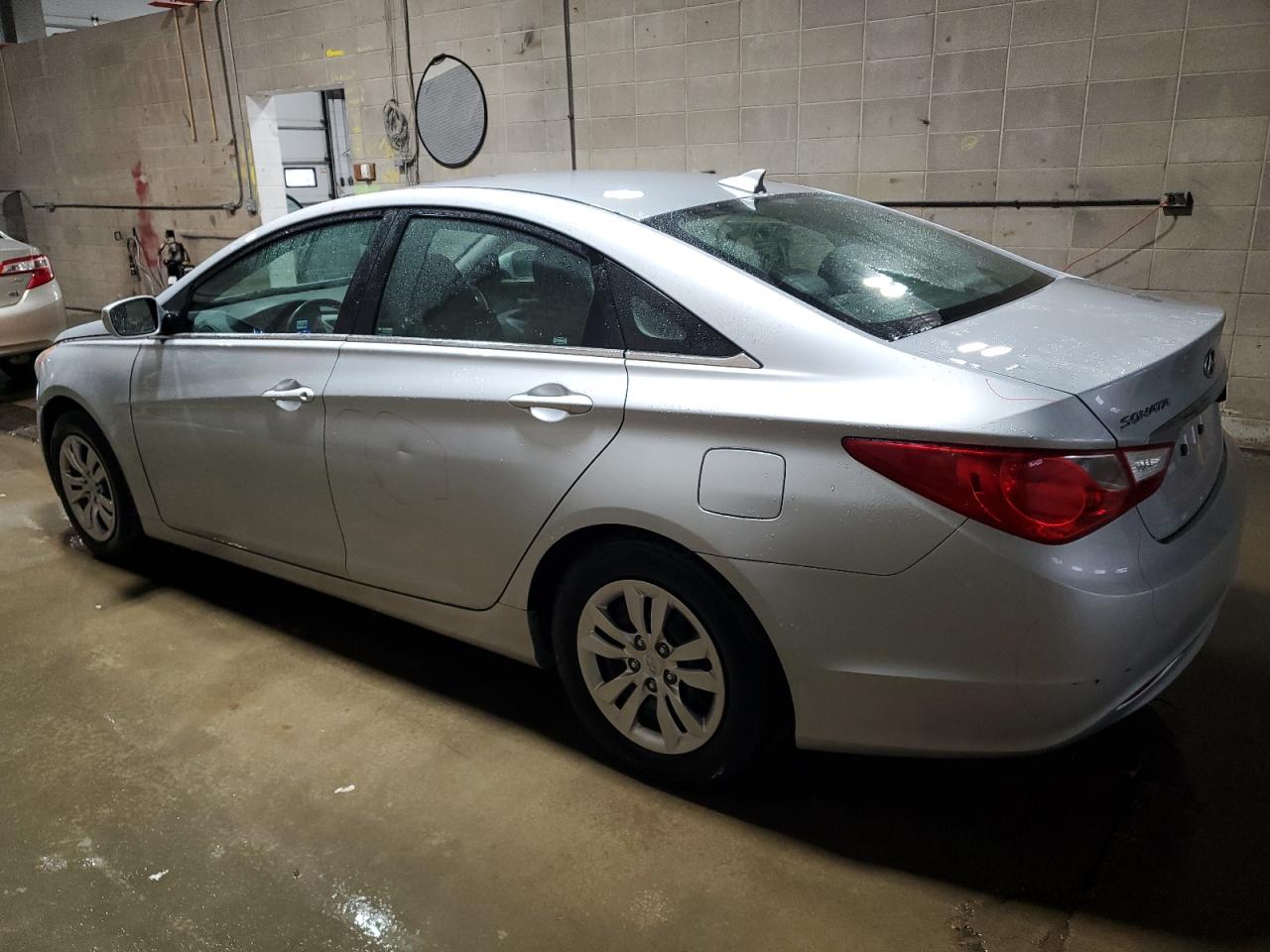 2012 Hyundai Sonata - Image 2