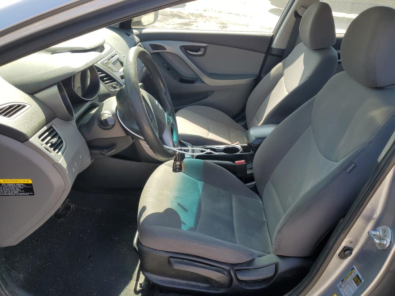 2016 Hyundai Elantra - Image 7