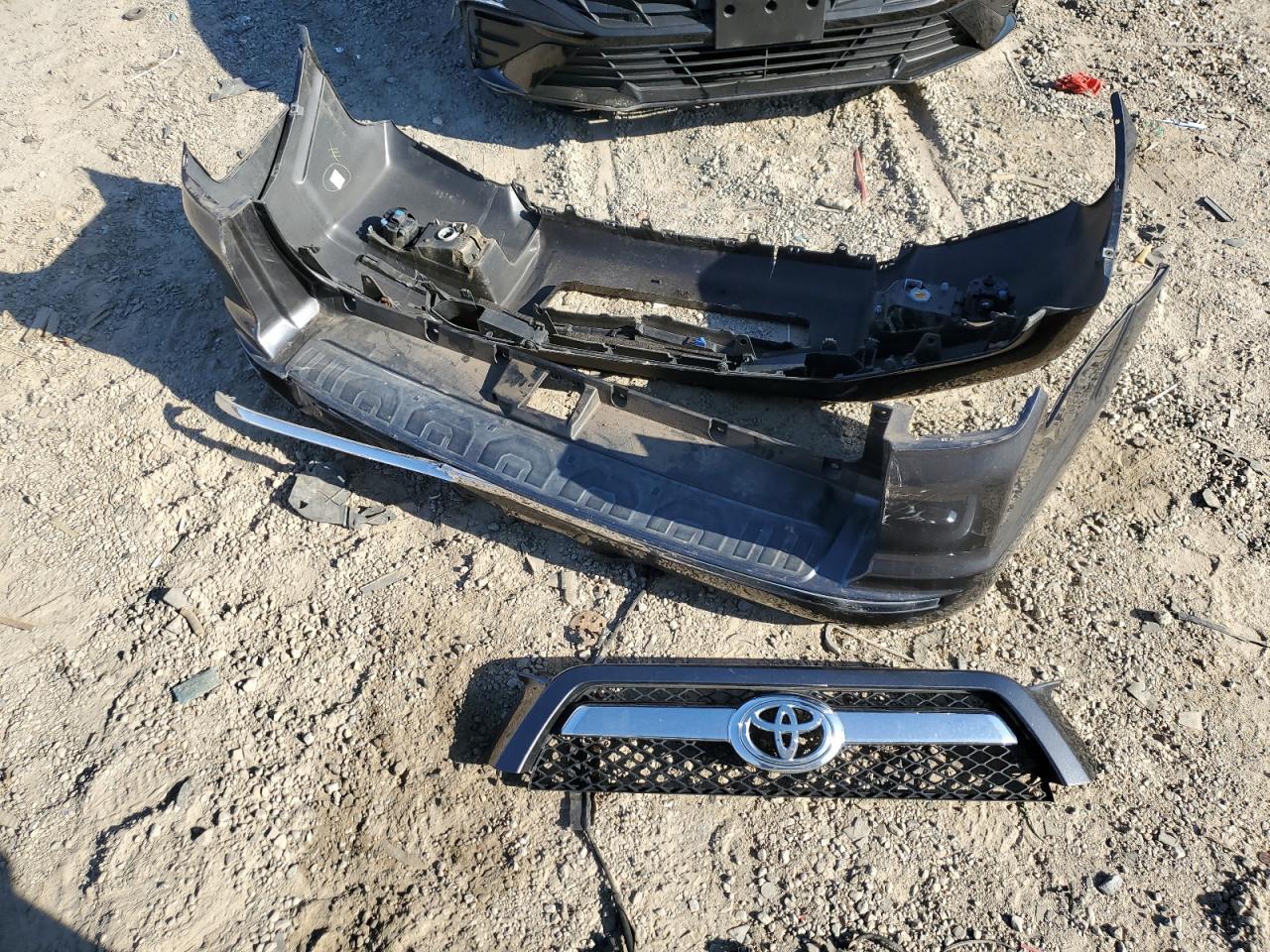 2013 Toyota 4Runner - Image 13