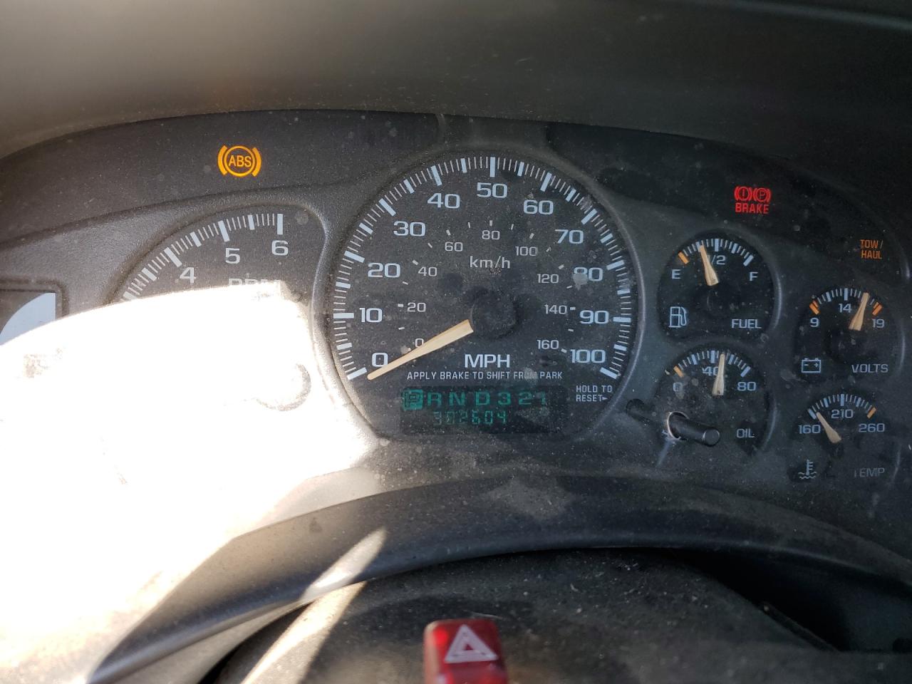 2002 Chevrolet Silverado - Image 9