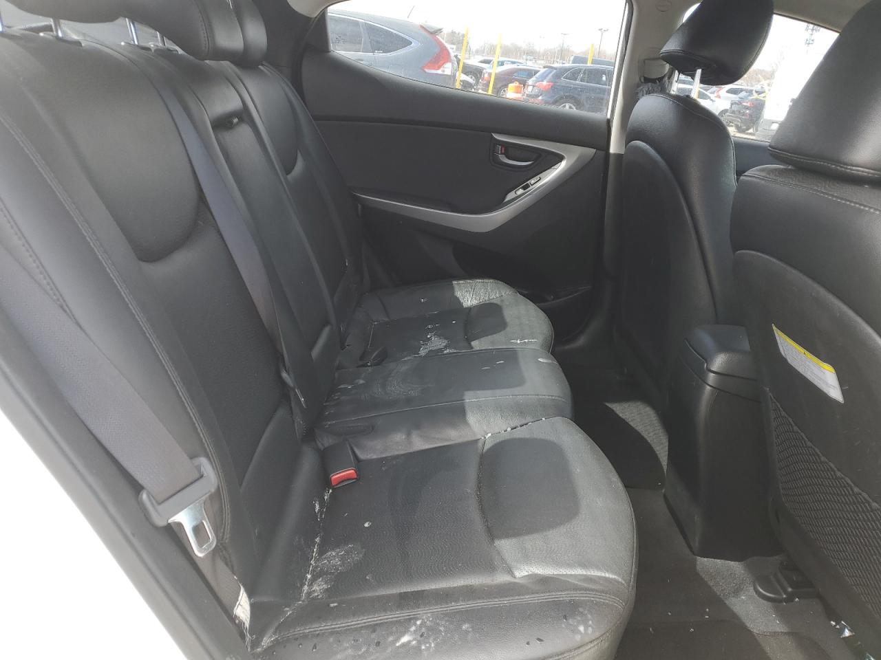 2013 Hyundai Elantra - Image 10