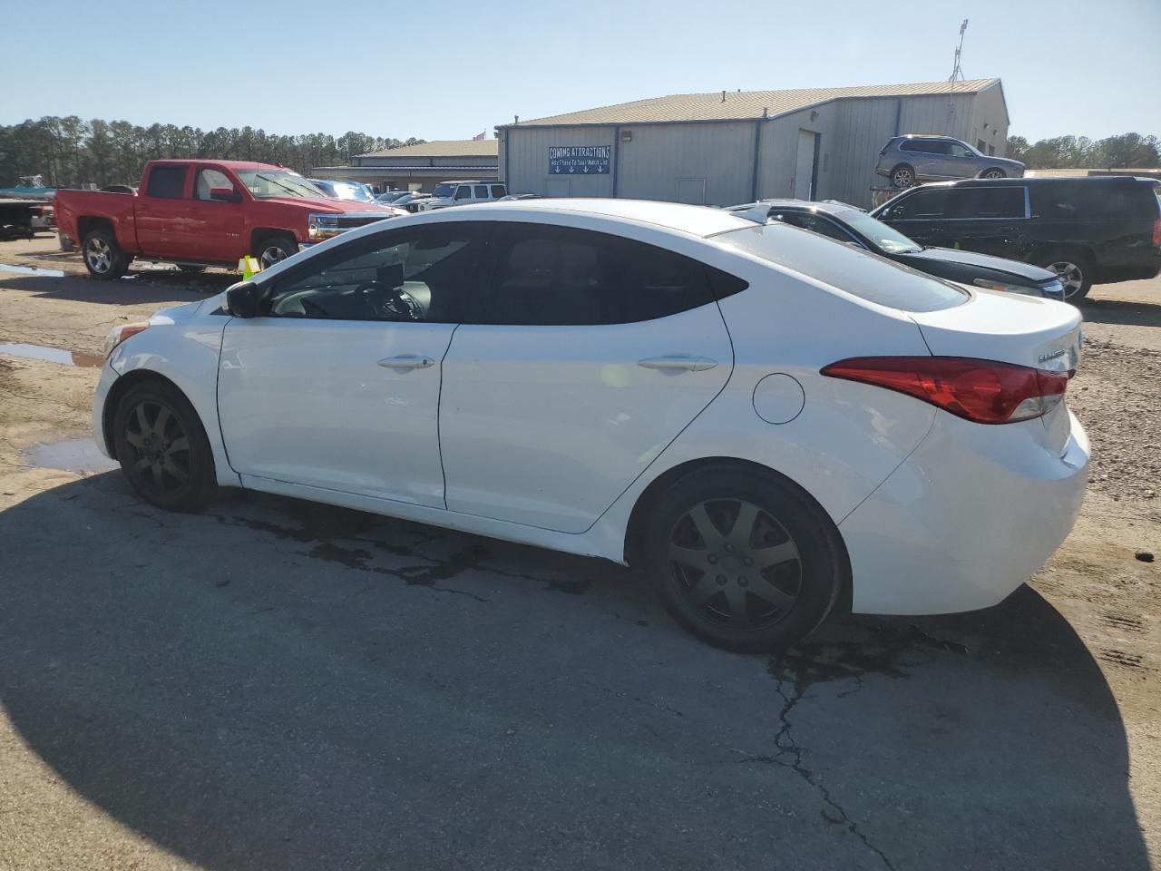 2013 Hyundai Elantra - Image 2