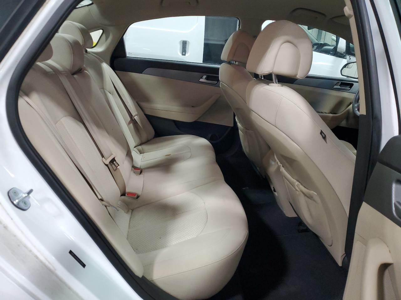 2016 Hyundai Sonata - Image 11