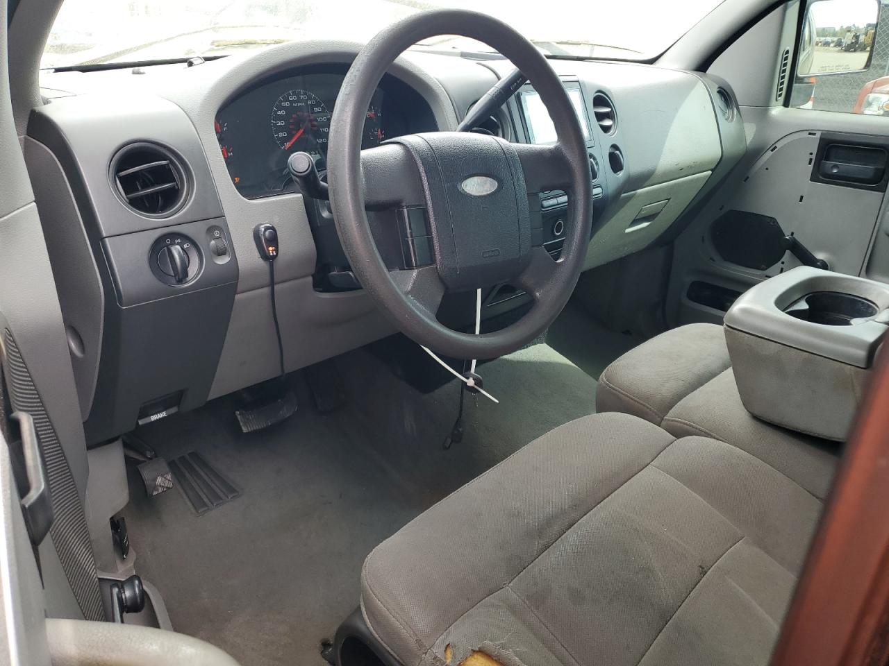 2004 Ford F-150 - Image 8