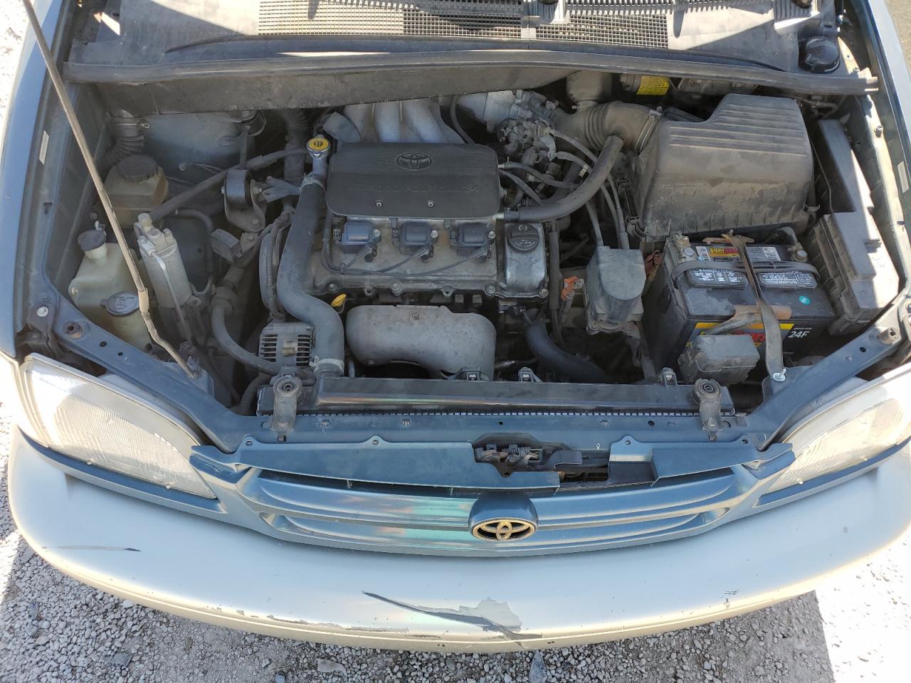 2000 Toyota Sienna - Image 13