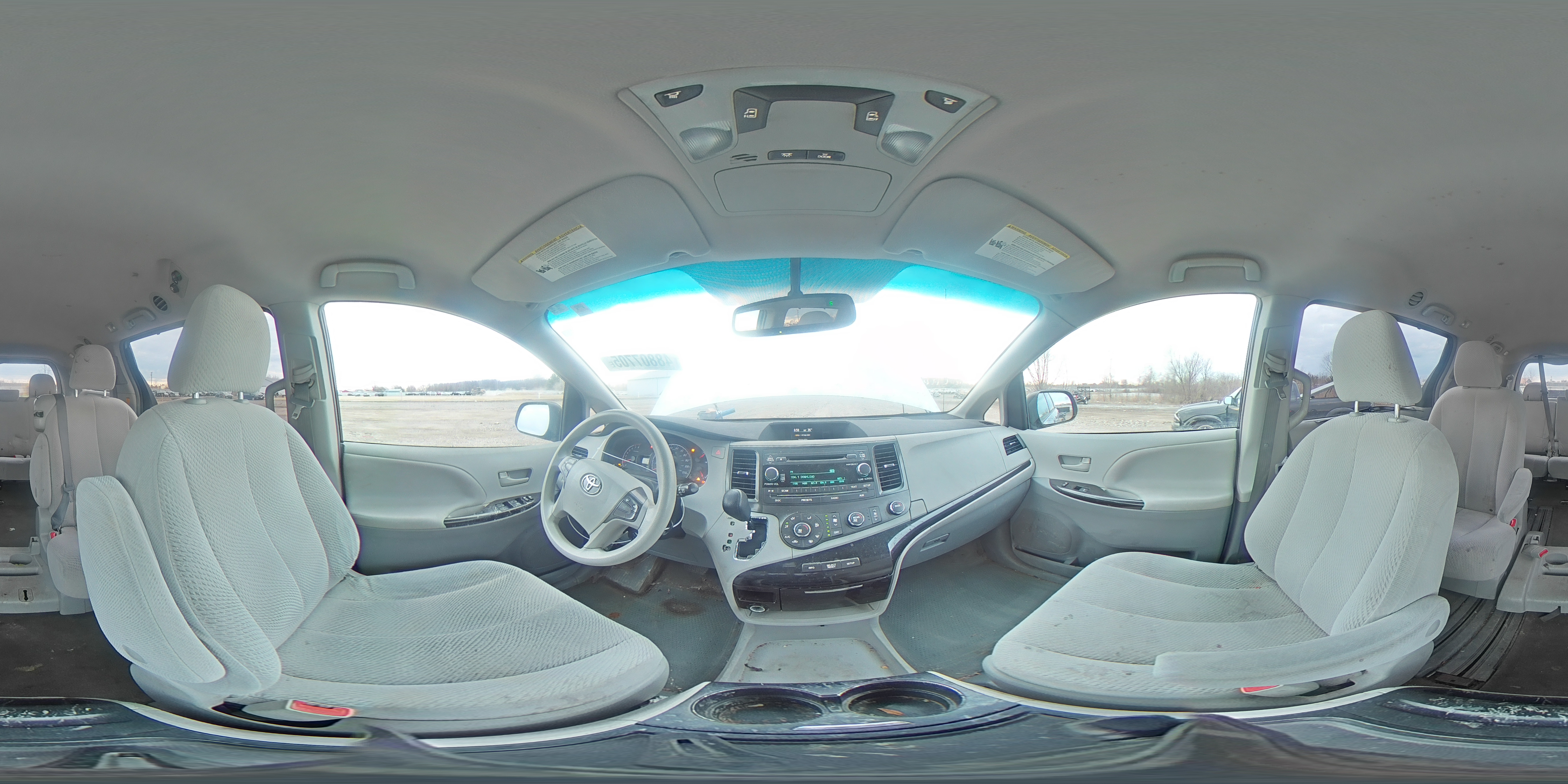 2012 Toyota Sienna - Image 14