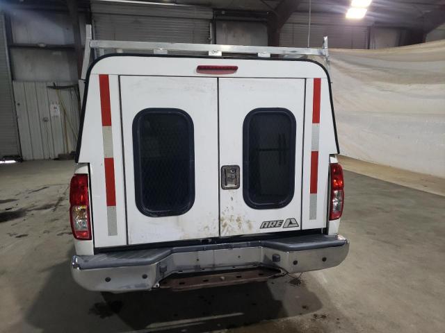 Pickups NISSAN FRONTIER 2016 White