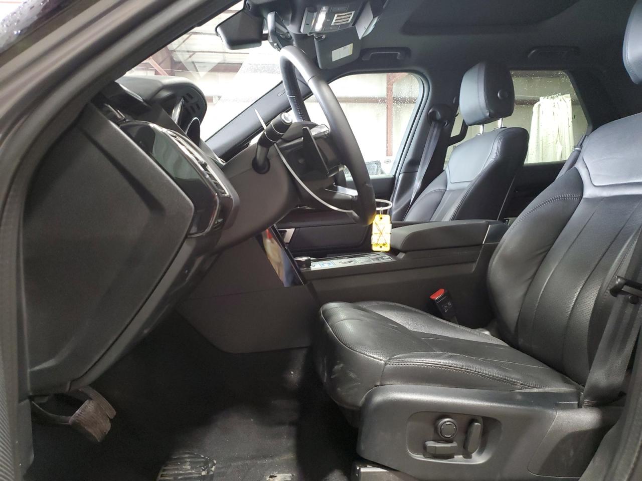 2020 Land Rover Discovery - Image 7