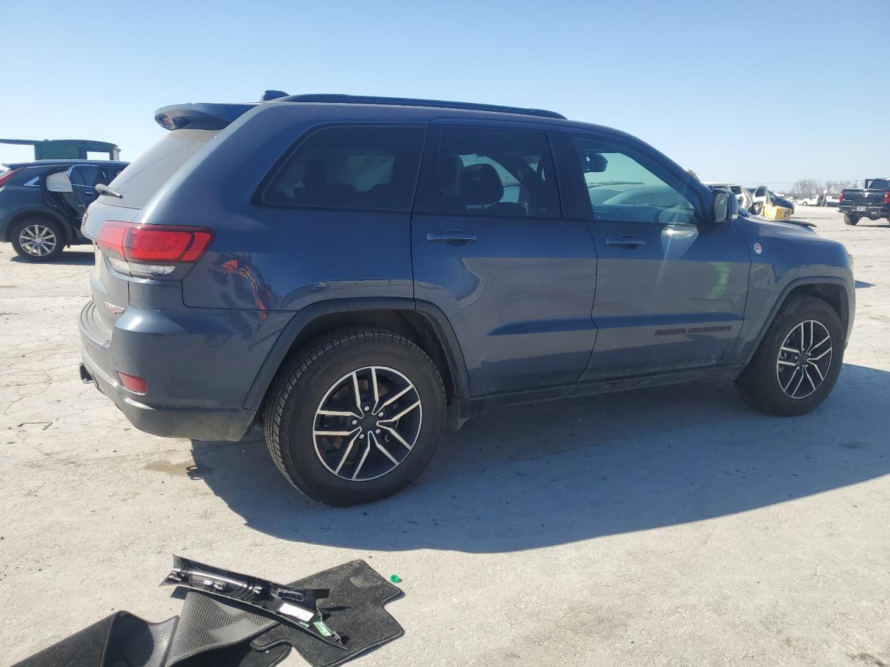2020 Jeep Grand Cherokee - Image 3
