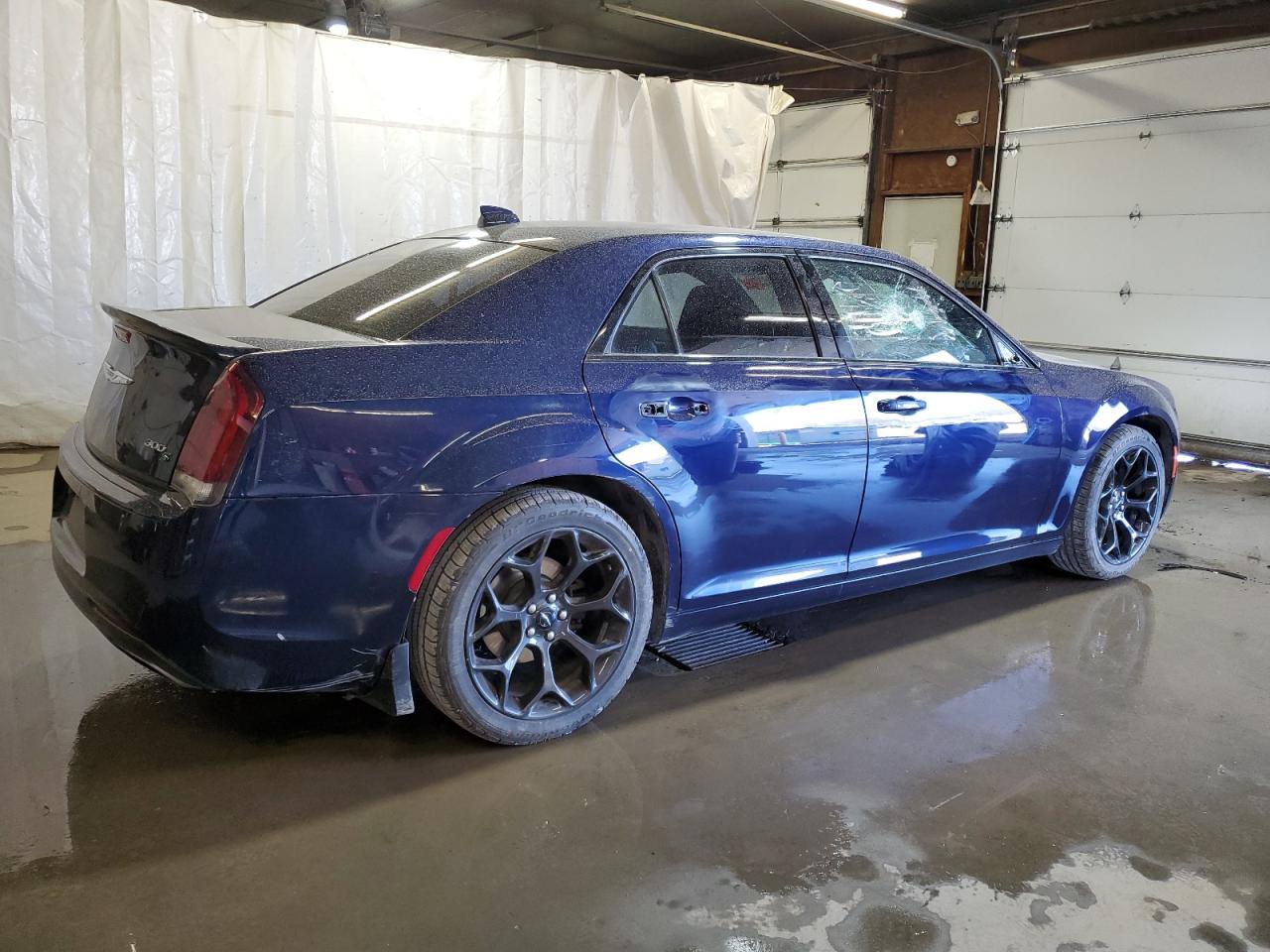 2016 Chrysler 300 - Image 3