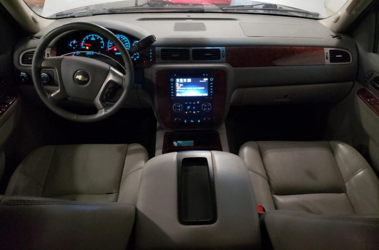 2014 Chevrolet Suburban - Image 8