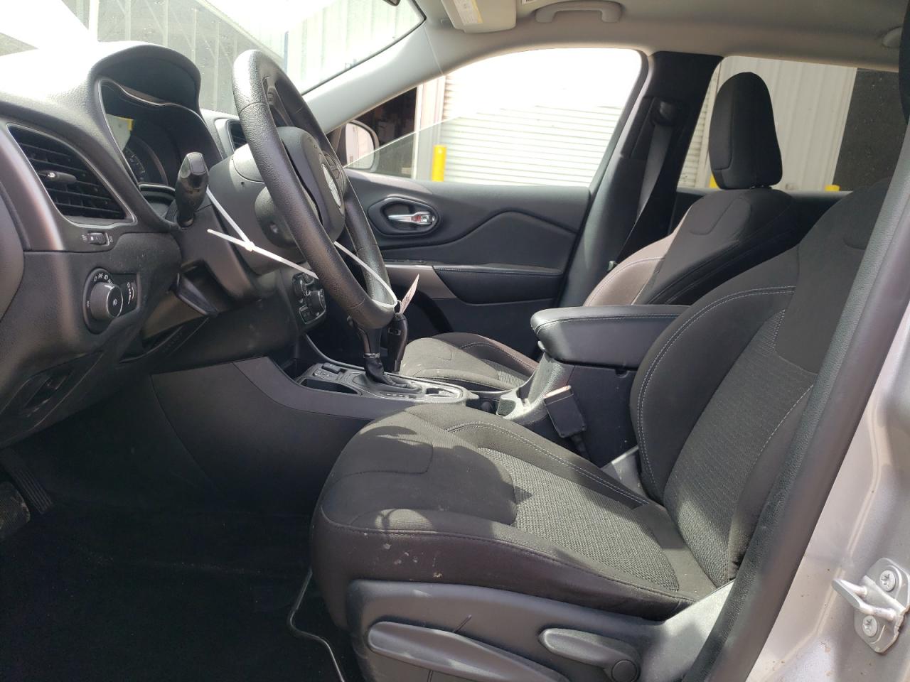 2019 Jeep Grand Cherokee - Image 7