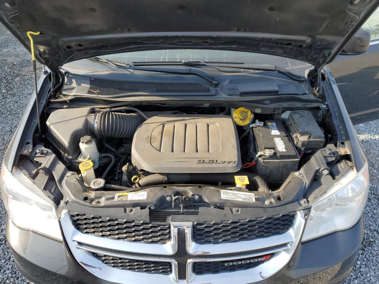 2019 Dodge Caravan - Image 12