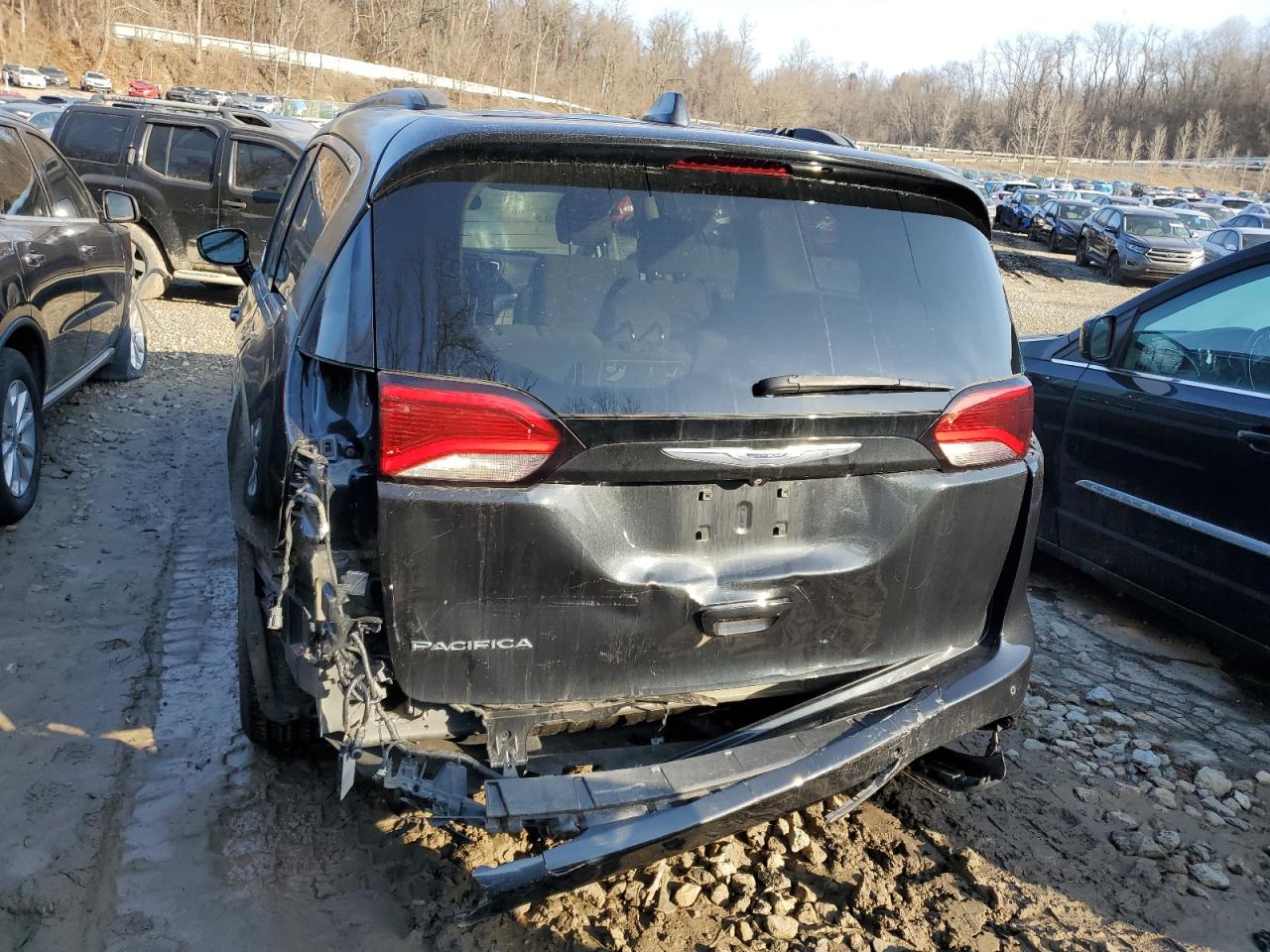 2019 Chrysler Pacifica - Image 6
