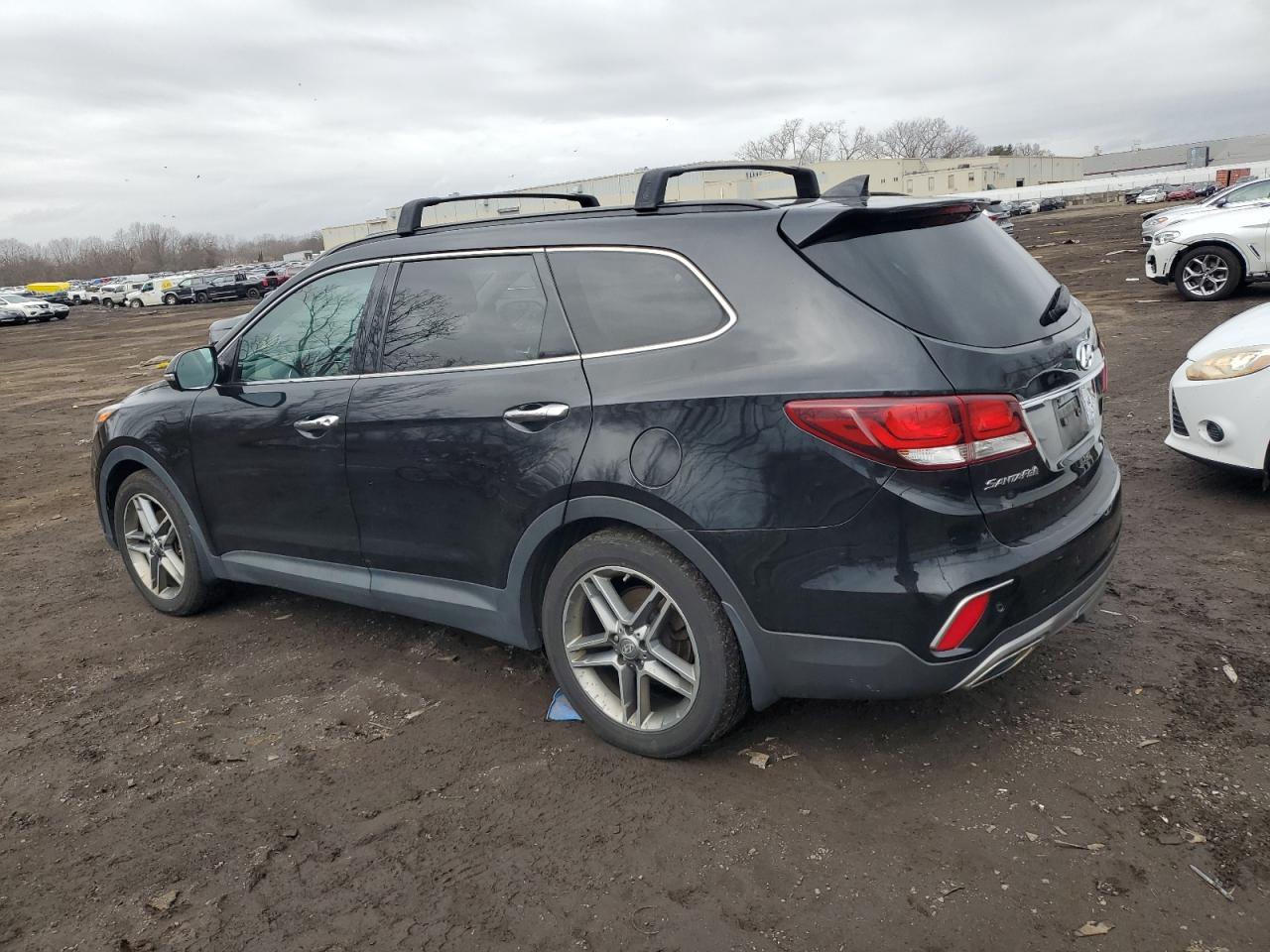 2017 Hyundai Santa Fe - Image 2