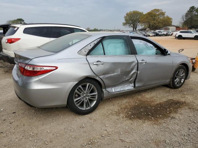 Седаны TOYOTA CAMRY 2015 Серебристый