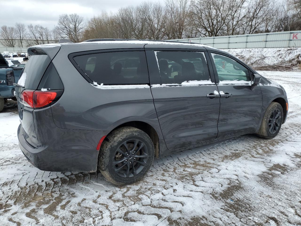 2020 Chrysler Pacifica - Image 3