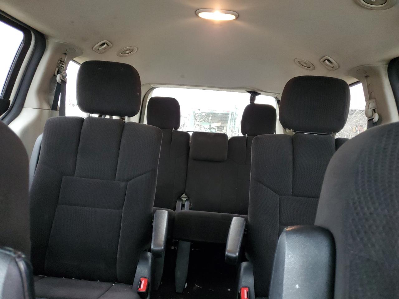 2013 Dodge Caravan - Image 10