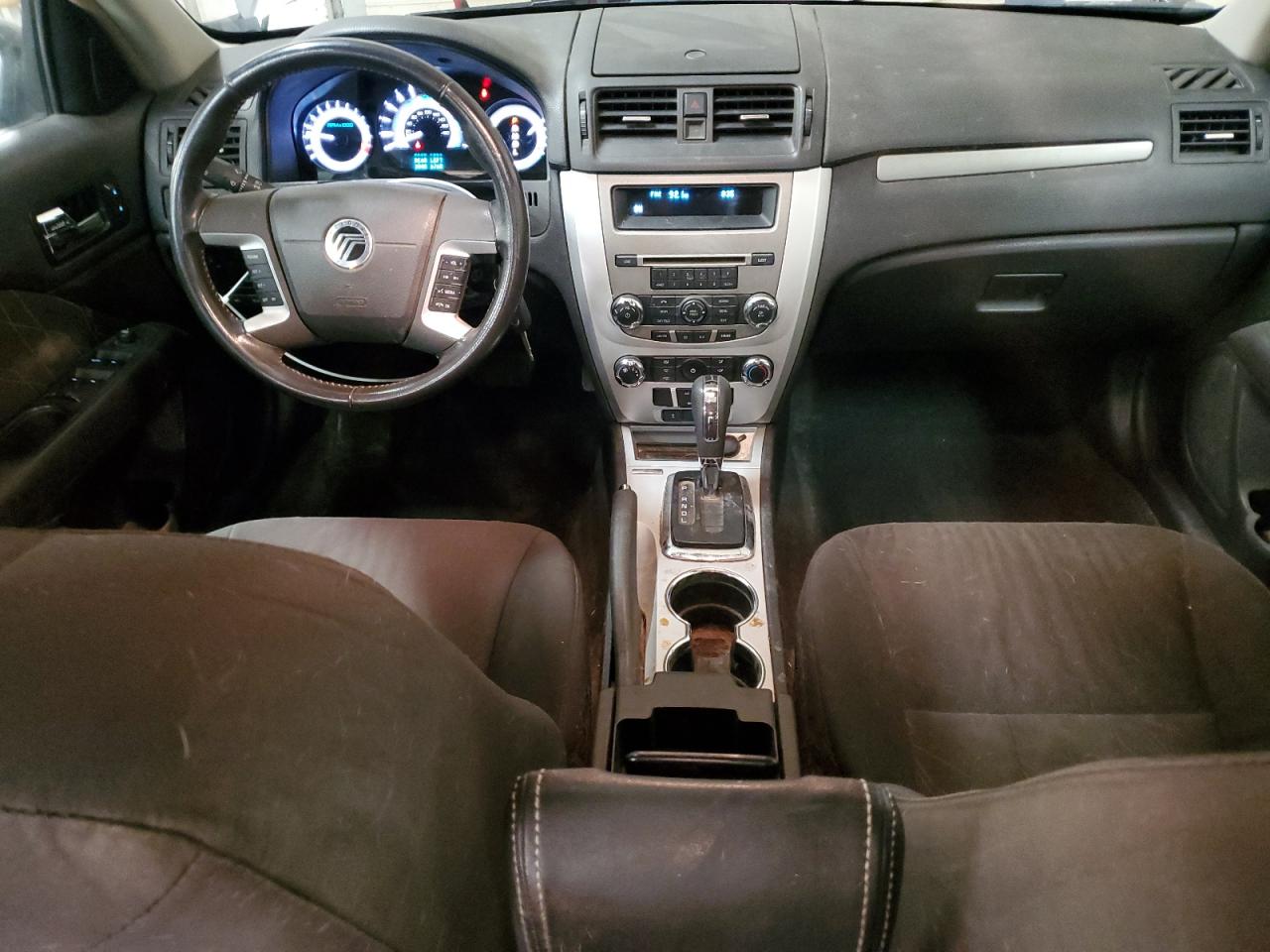 2010 Mercury Milan - Image 8