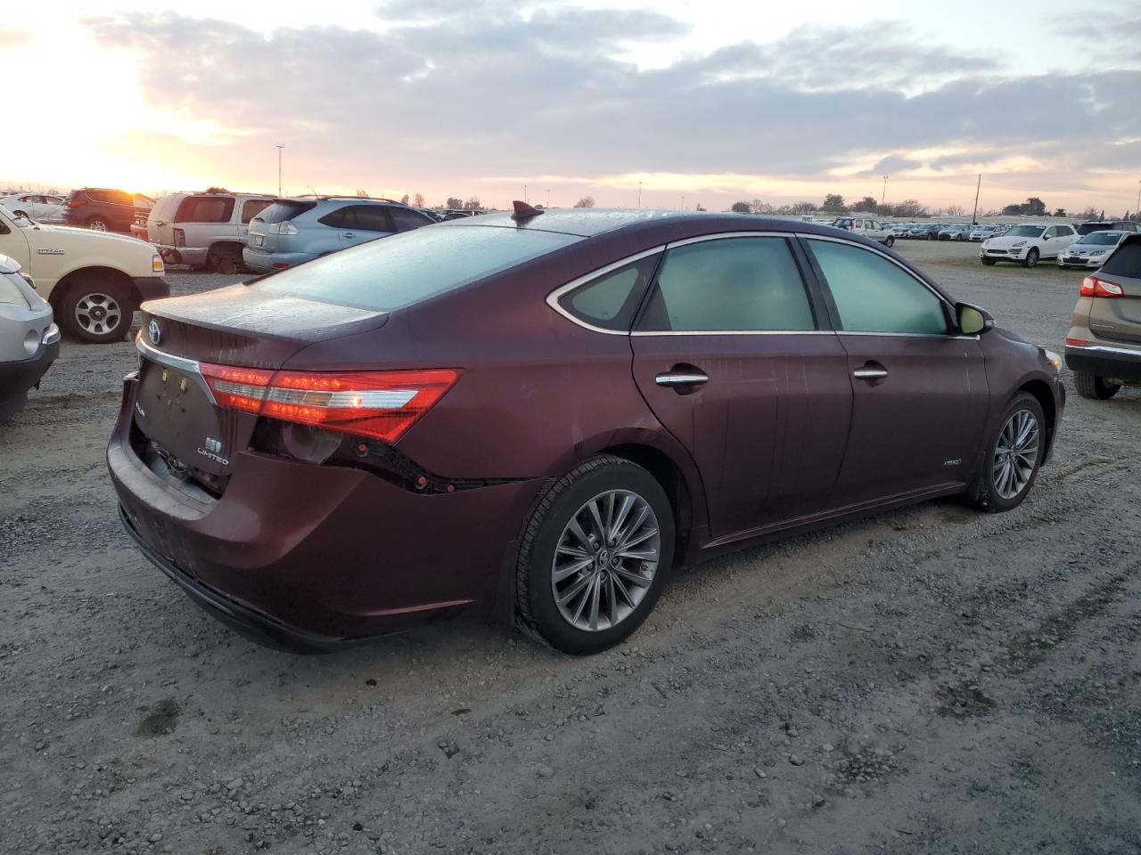 2016 Toyota Avalon - Image 3
