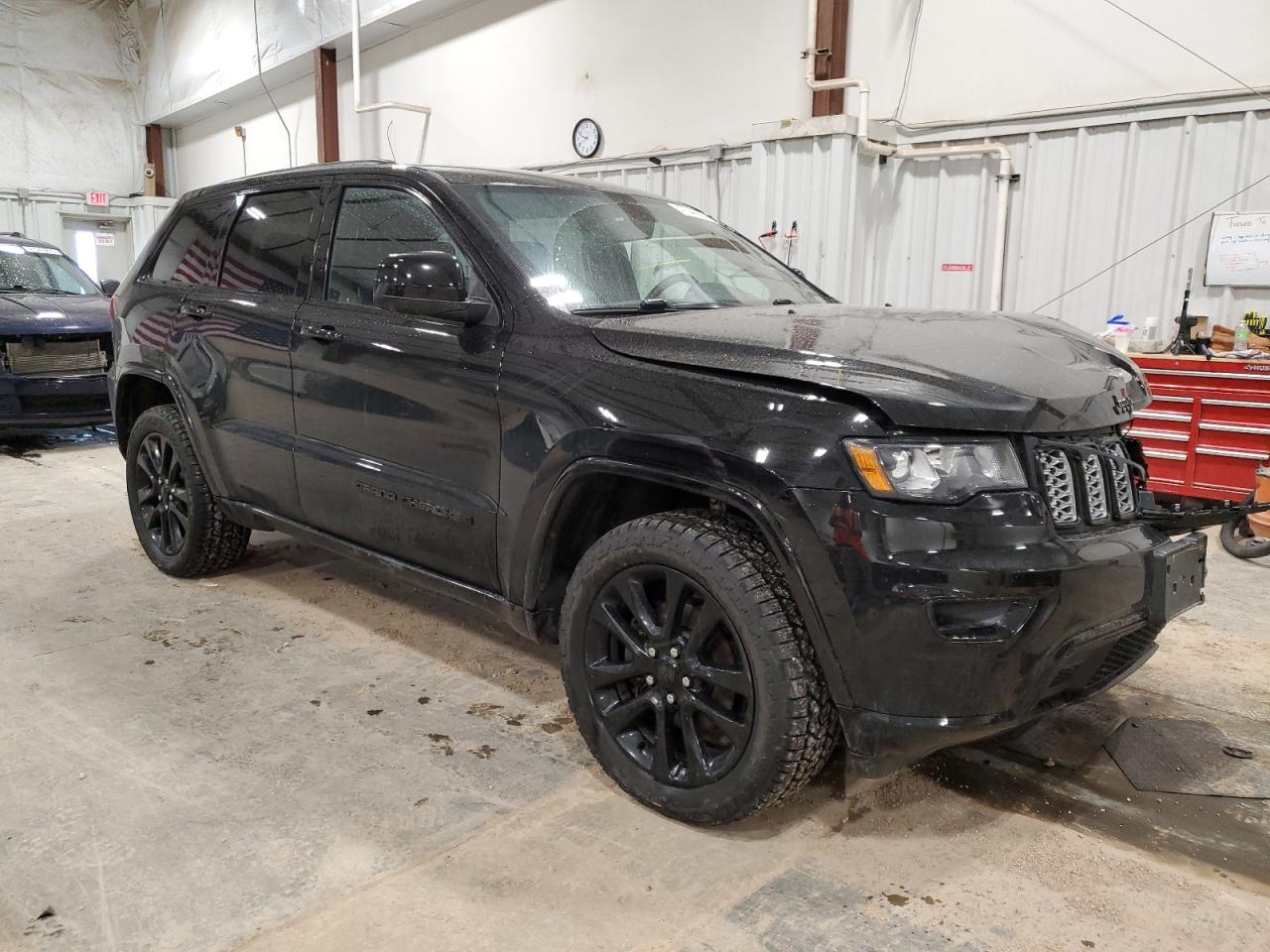 2018 Jeep Grand Cherokee - Image 4