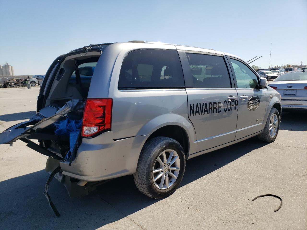 2019 Dodge Caravan - Image 3
