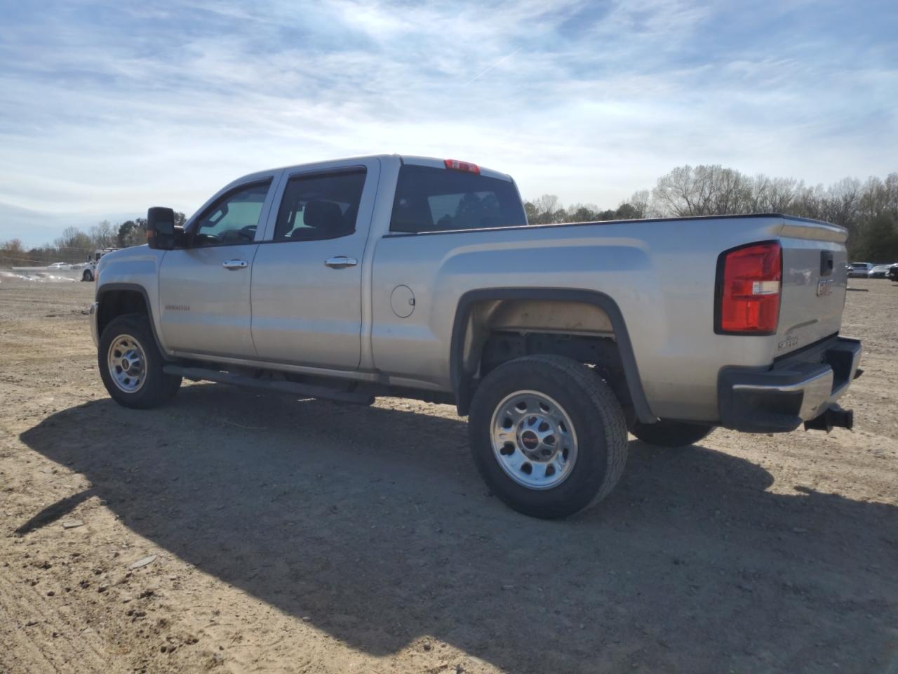 2016 GMC Sierra - Image 2