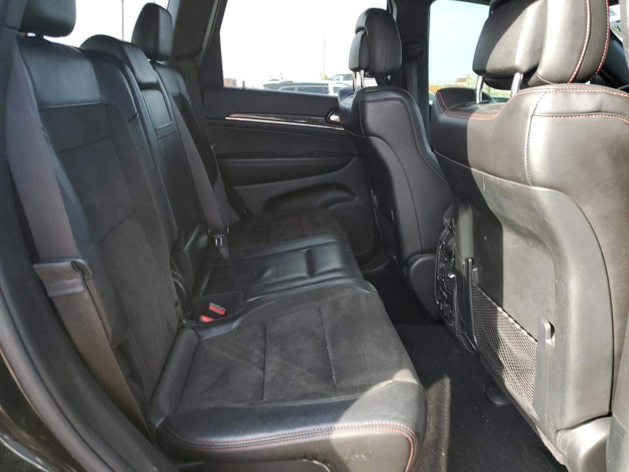 2020 Jeep Grand Cherokee - Image 10