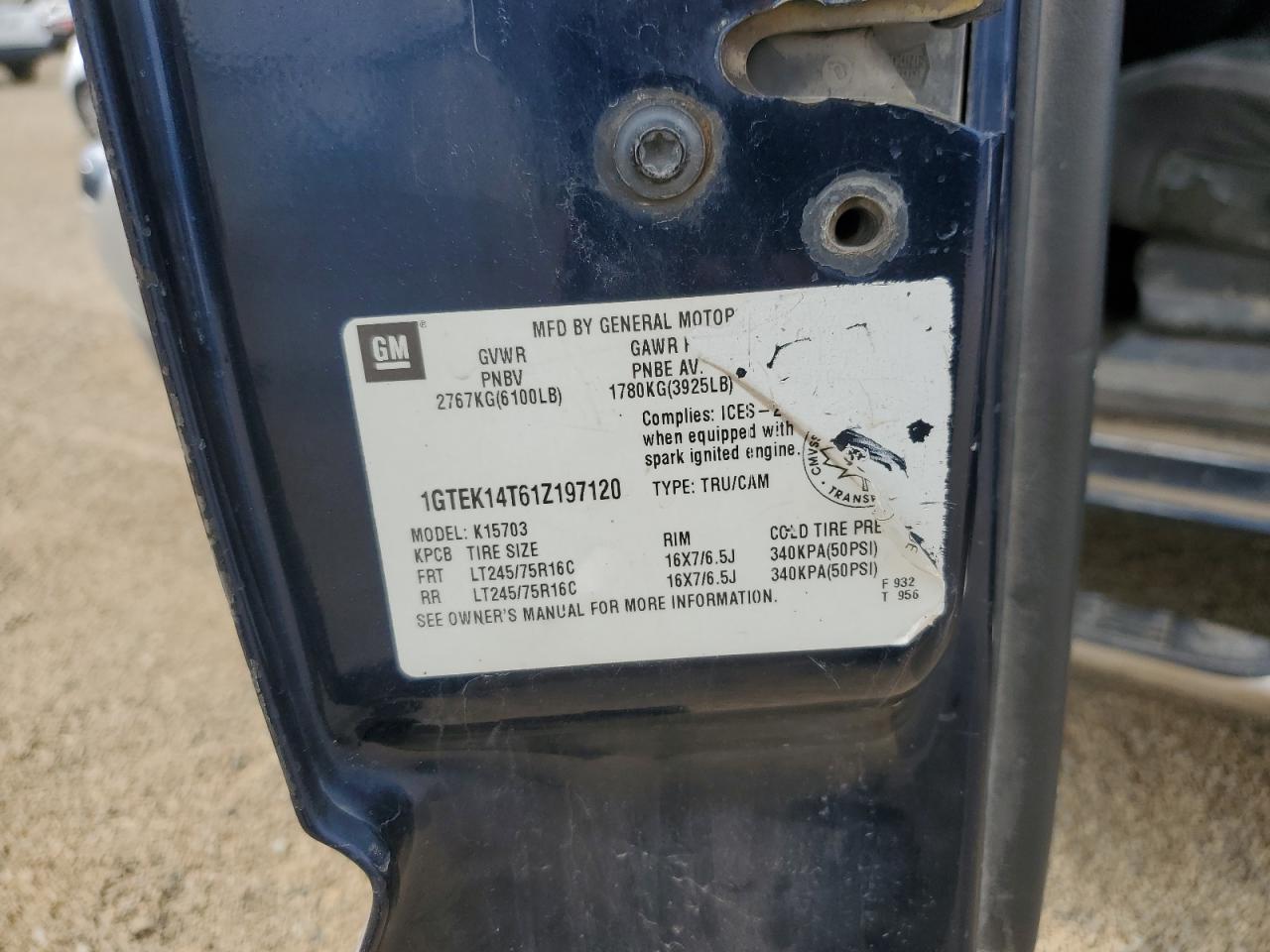 2001 GMC Sierra - Image 12
