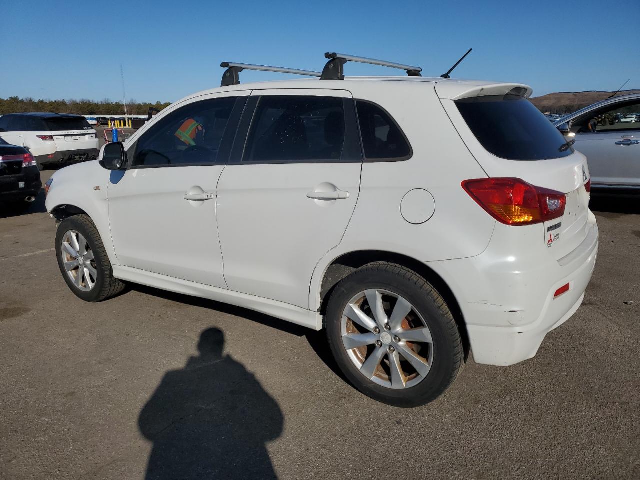 2012 Mitsubishi Outlander - Image 2